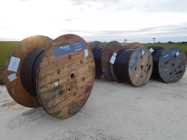 Drums of power cable — illustrative photo